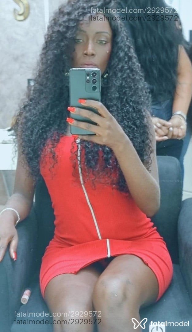 Acompanhante mulher com cabelo castanho de olhos mel em Araraquara - Panther Black