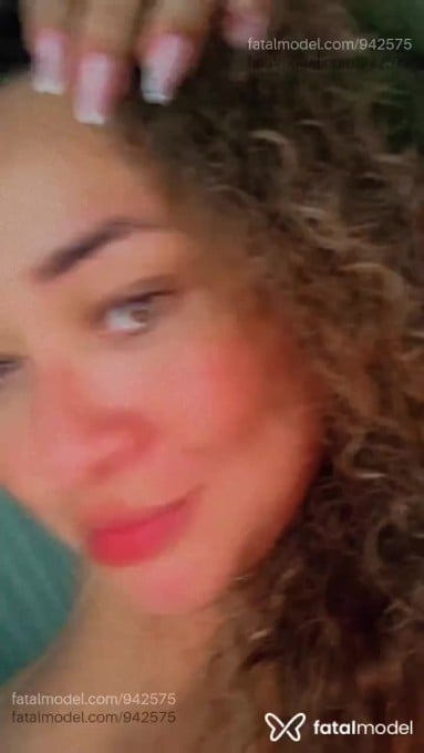 Acompanhante mulher com cabelo castanho de olhos mel em Sete Lagoas Acompanhante mulher com cabelo castanho de olhos mel em Sete Lagoas - Rebecka Gomes