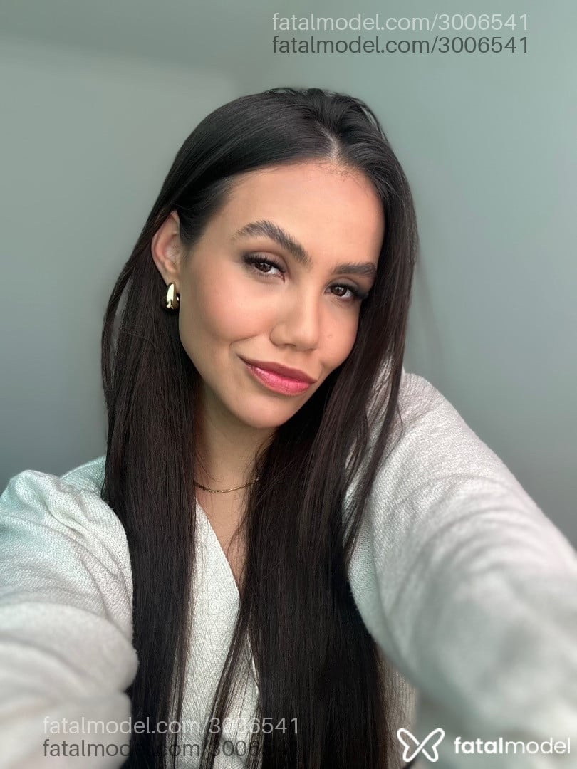 Acompanhante mulher morena (o) de olhos castanhos - Bruna Mendes Acompanhante mulher morena (o) de olhos castanhos - Bruna Mendes