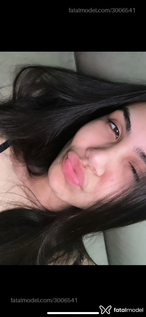 Acompanhante mulher morena (o) de olhos castanhos - Bruna Mendes Acompanhante mulher morena (o) de olhos castanhos - Bruna Mendes