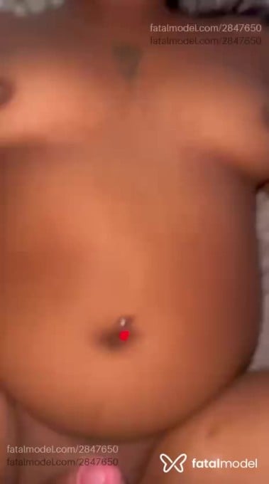 Acompanhante mulher trans com cabelo castanho de olhos castanhos em Feira de Santana Acompanhante mulher trans com cabelo castanho de olhos castanhos em Feira de Santana - Eduarda Rodrigues