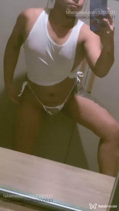 Acompanhante mulher trans morena (o) de olhos castanhos - Bella
