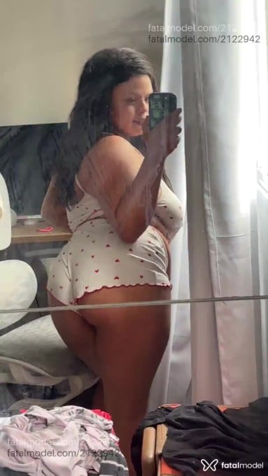 Acompanhante mulher morena (o) de olhos castanhos - Elisa