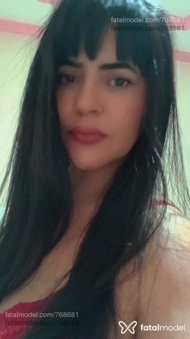 Acompanhante mulher morena (o) de olhos pretos - PRISCILLA