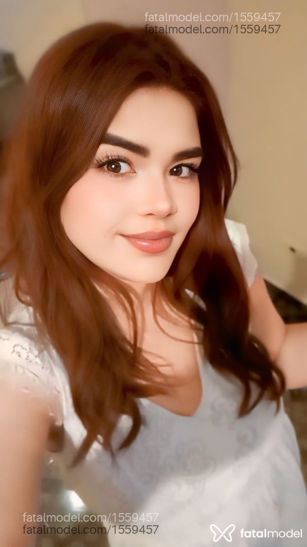 Acompanhante mulher com cabelo castanho de olhos castanhos - Stella Acompanhante mulher com cabelo castanho de olhos castanhos - Stella