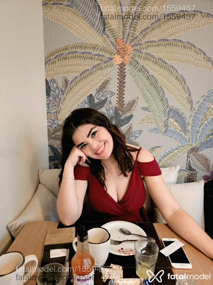 Acompanhante mulher com cabelo castanho de olhos castanhos em Taubaté - Stella