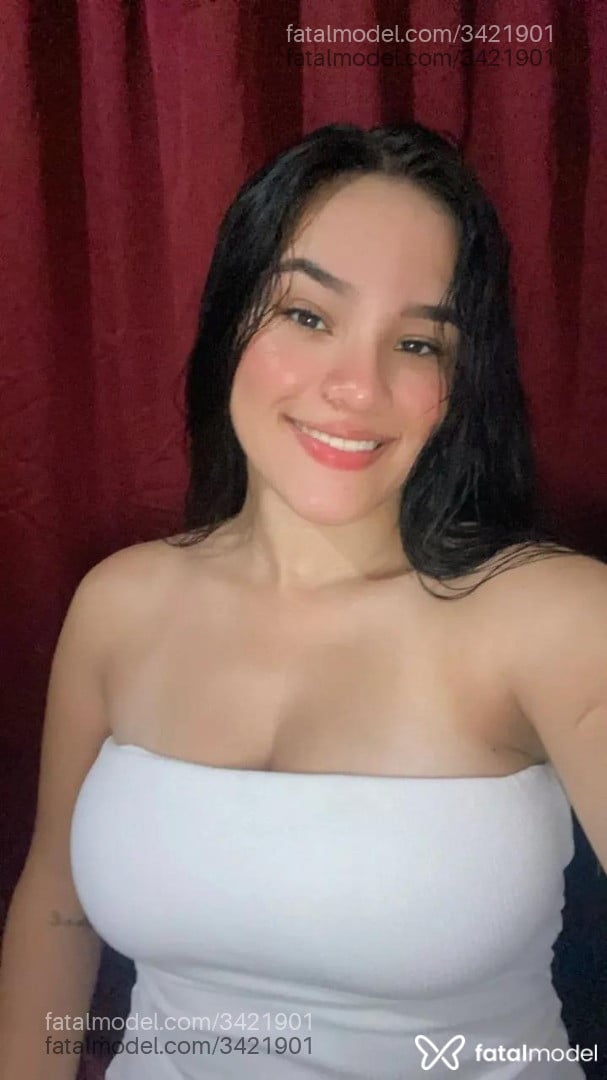 Acompanhante mulher morena (o) de olhos castanhos - Evillyn Acompanhante mulher morena (o) de olhos castanhos - Evillyn