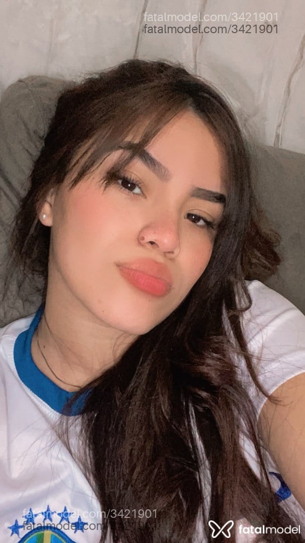 Acompanhante mulher morena (o) de olhos castanhos - Evillyn Acompanhante mulher morena (o) de olhos castanhos - Evillyn