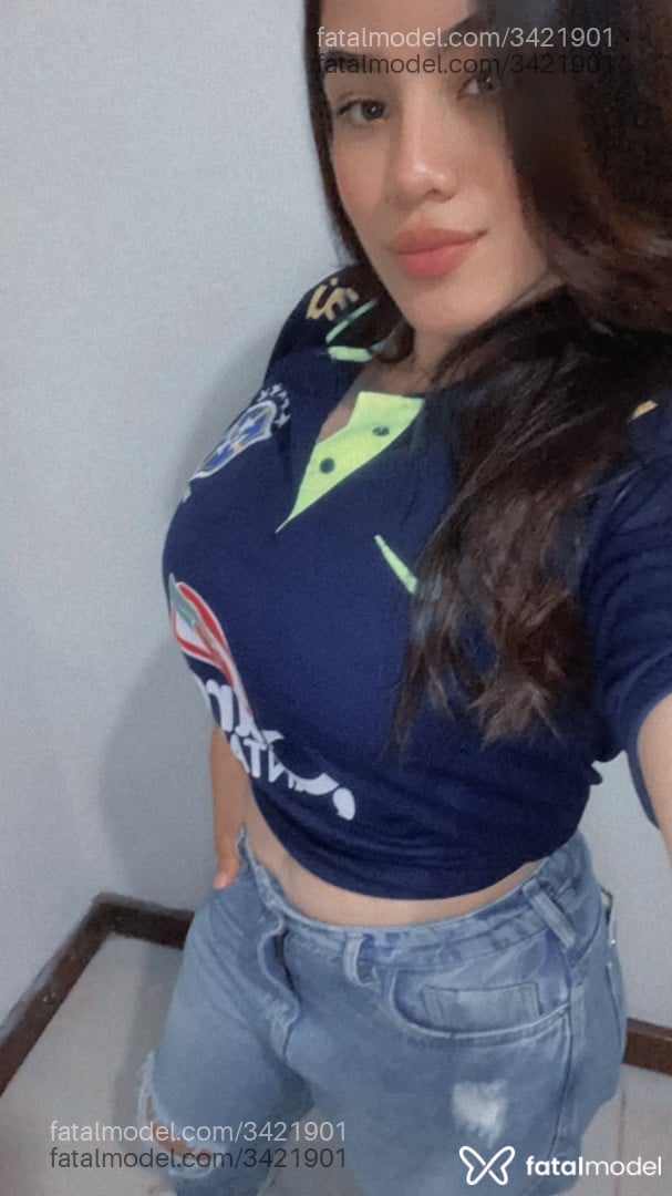 Acompanhante mulher morena (o) de olhos castanhos - Evillyn Acompanhante mulher morena (o) de olhos castanhos - Evillyn