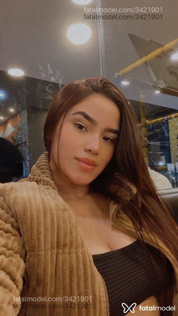 Acompanhante mulher morena (o) de olhos castanhos - Evillyn Acompanhante mulher morena (o) de olhos castanhos - Evillyn