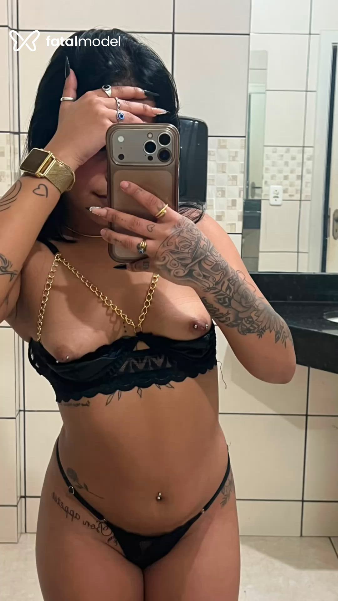 Acompanhante mulher morena (o) de olhos castanhos - Teixeira