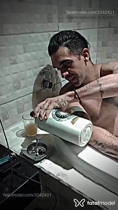 Acompanhante homem morena (o) de olhos castanhos - Diego Acompanhante homem morena (o) de olhos castanhos - Diego