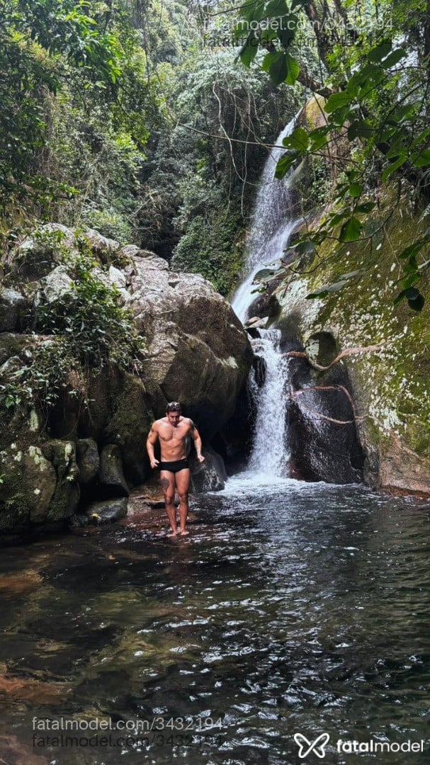 Acompanhante homem loira (o) de olhos verdes em Rio das Ostras Acompanhante homem loira (o) de olhos verdes em Rio das Ostras - Petter Villar