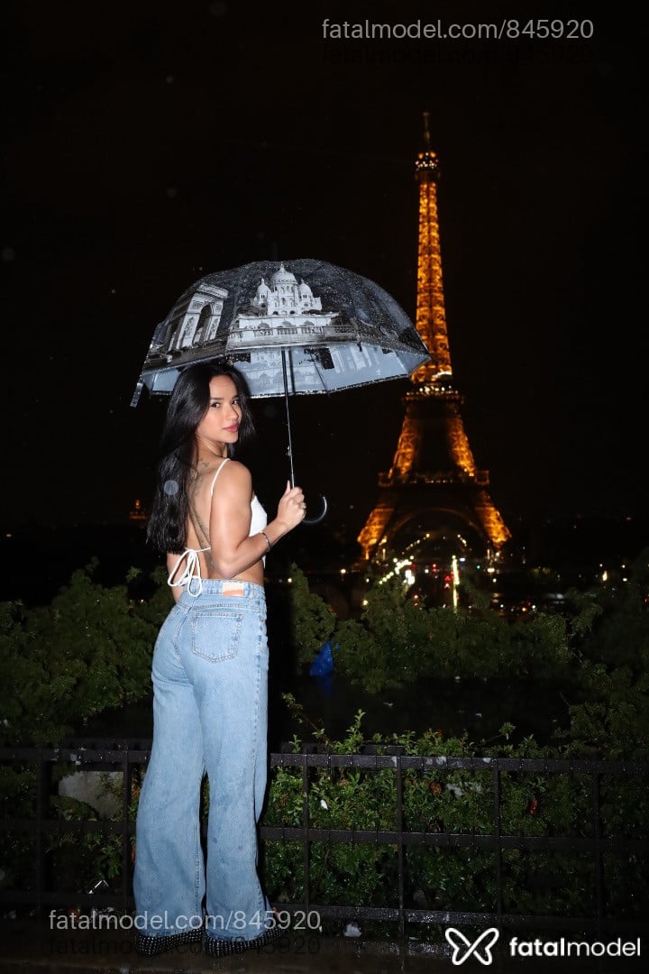 Acompanhante mulher com cabelo castanho de olhos castanhos - Alana Acompanhante mulher com cabelo castanho de olhos castanhos - Alana