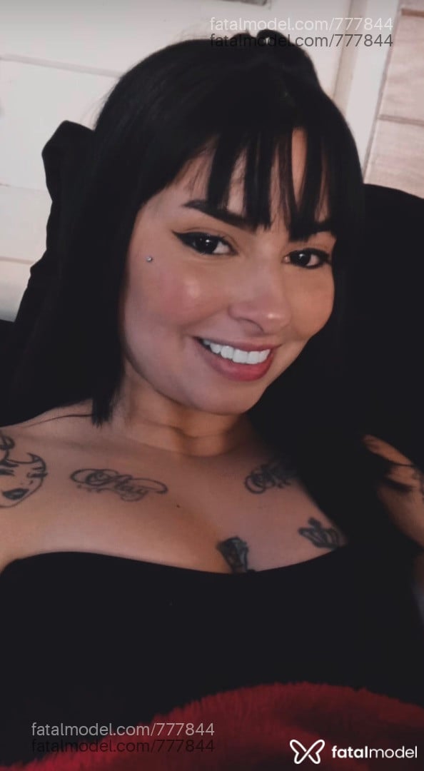 Acompanhante mulher morena (o) de olhos castanhos - Melissa