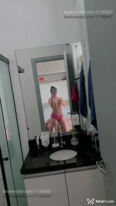 Acompanhante mulher com cabelo castanho de olhos castanhos em São Paulo Acompanhante mulher com cabelo castanho de olhos castanhos em São Paulo - Bhuninhhahh