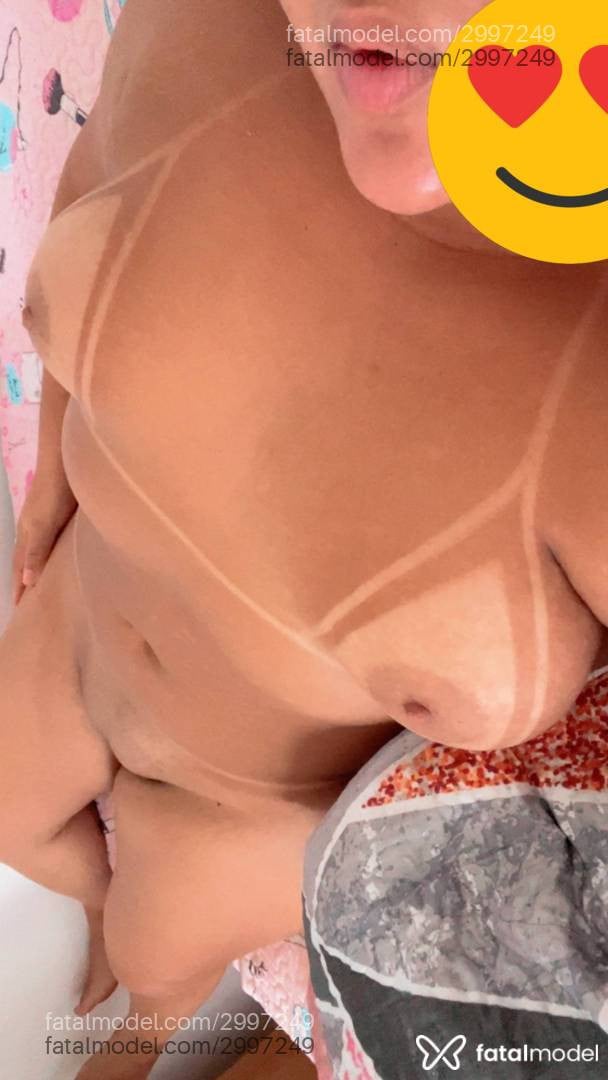 Acompanhante mulher com cabelo castanho de olhos mel - Patrícia