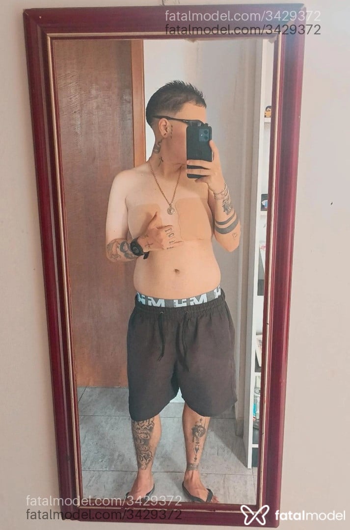 Acompanhante homem trans com cabelo castanho de olhos castanhos em Virtual Acompanhante homem trans com cabelo castanho de olhos castanhos em Virtual - Kevin Moura