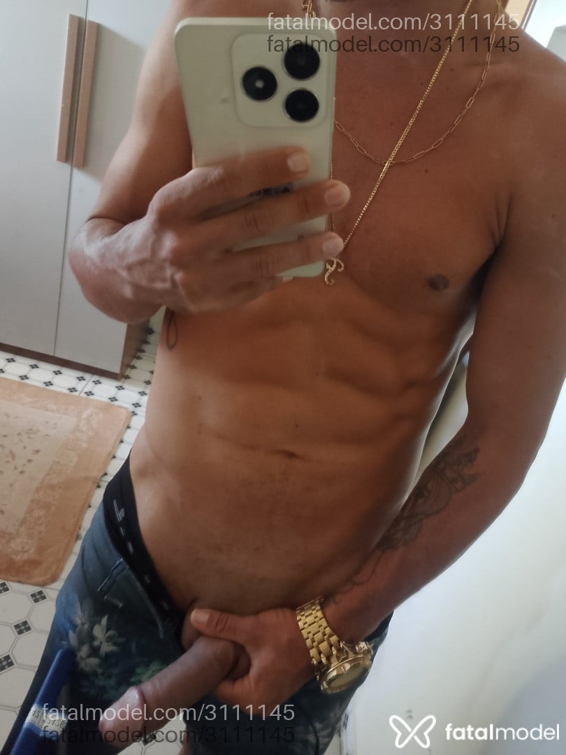 Acompanhante homem morena (o) de olhos castanhos em Porto Seguro - Matheus