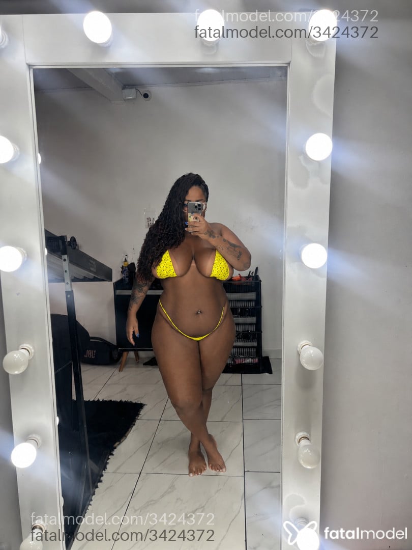 Acompanhante mulher morena (o) de olhos mel em Virtual Acompanhante mulher morena (o) de olhos mel em Virtual - Driele Lima