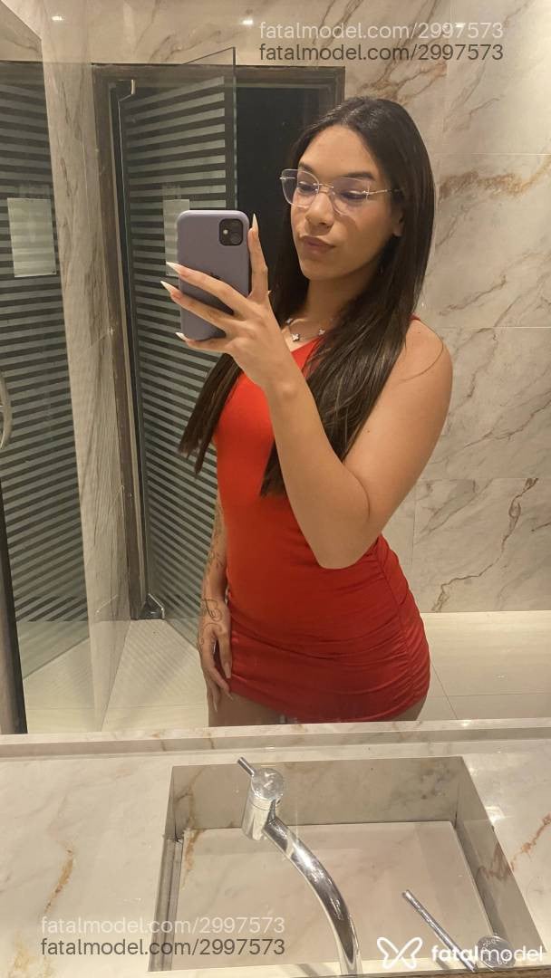 Acompanhante mulher morena (o) de olhos mel - Larissa ferreira