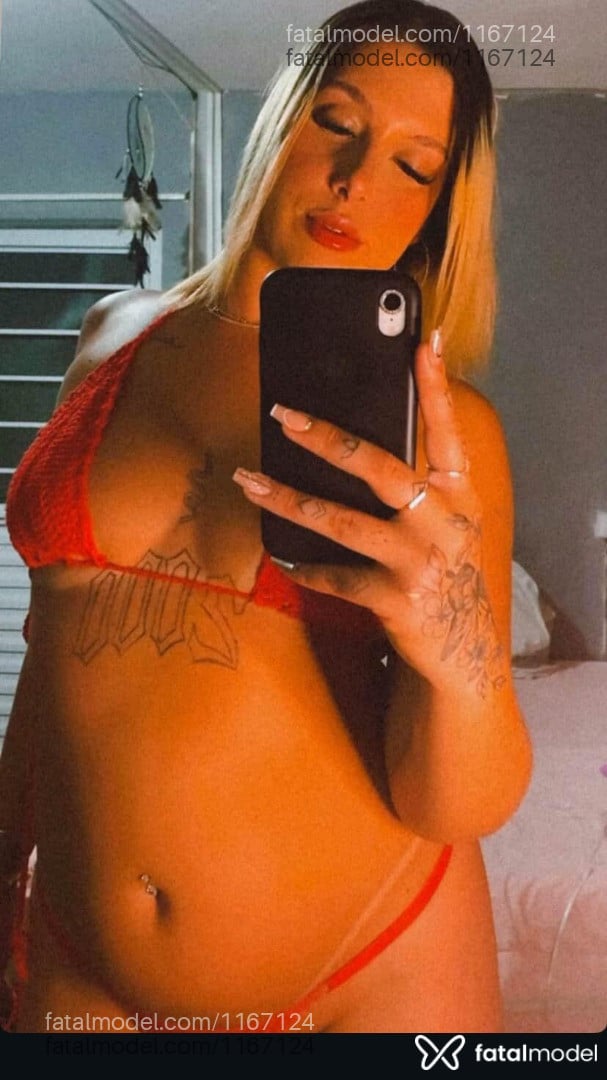 Acompanhante mulher loira (o) de olhos castanhos - Catarina