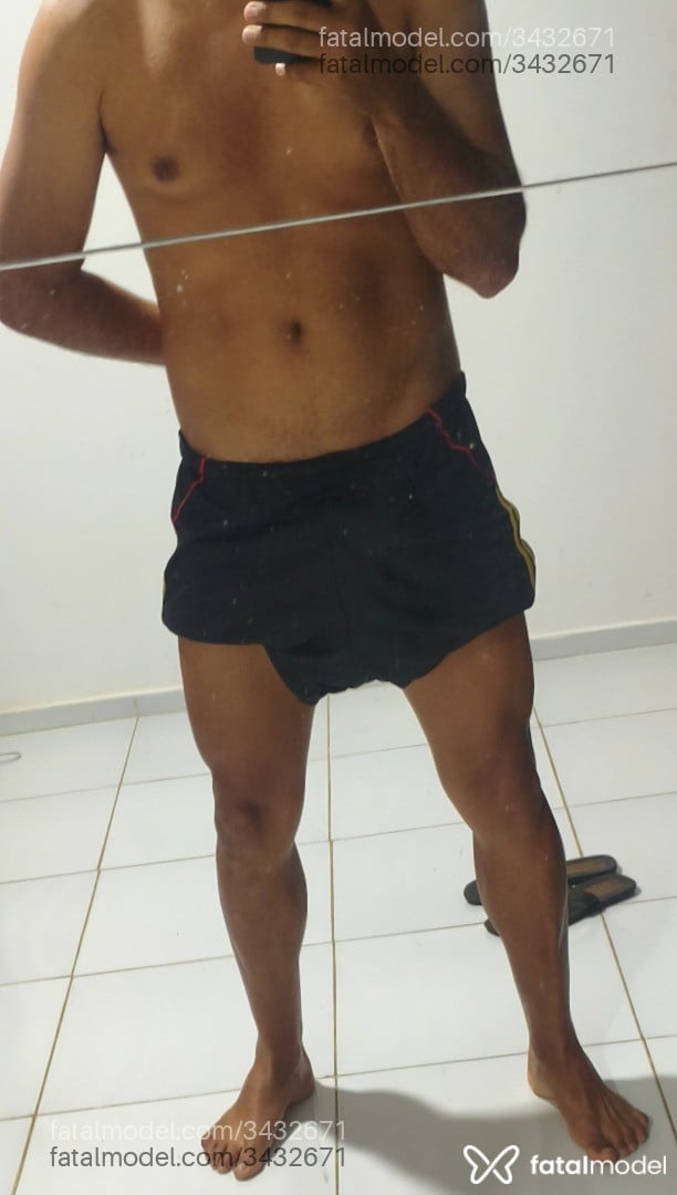 Acompanhante homem morena (o) de olhos verdes em Jardim de Piranhas - Pedro
