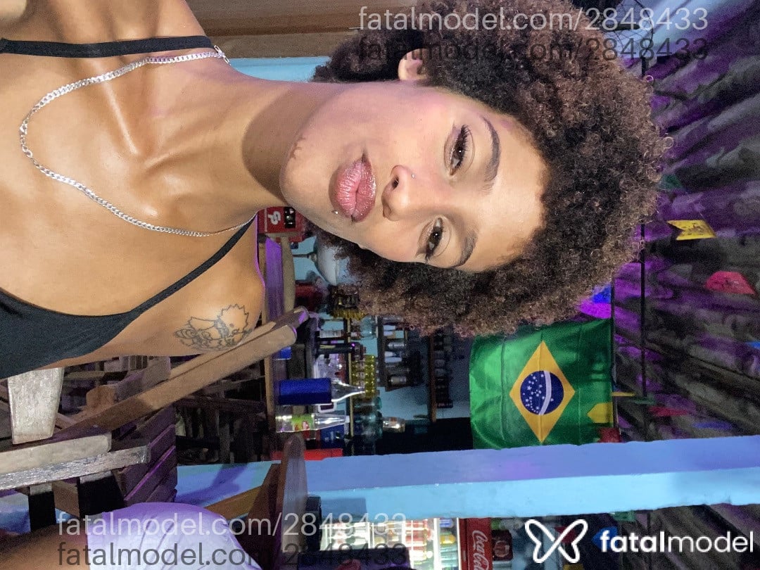 Acompanhante mulher com cabelo castanho de olhos mel em Jaboatão dos Guararapes Acompanhante mulher com cabelo castanho de olhos mel em Jaboatão dos Guararapes - Rayane