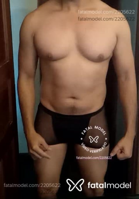 Acompanhante homem com cabelo castanho de olhos castanhos - Brunão Acompanhante homem com cabelo castanho de olhos castanhos - Brunão