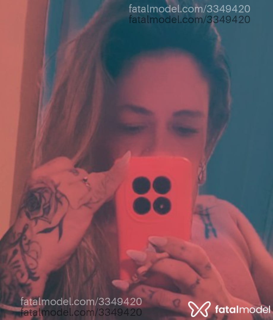 Acompanhante mulher loira (o) de olhos castanhos em Esteio - Erika