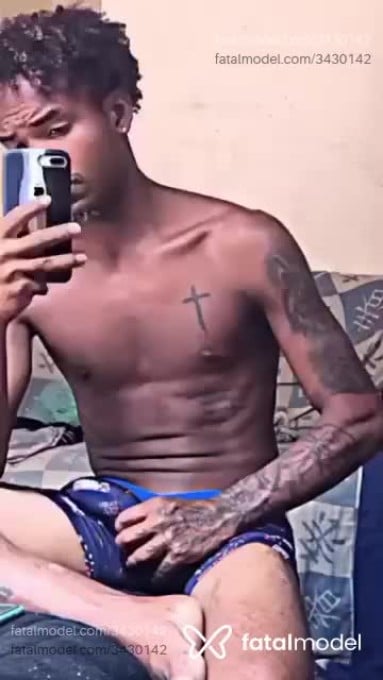 Acompanhante homem com cabelo castanho de olhos castanhos em Nova Iguaçu Acompanhante homem com cabelo castanho de olhos castanhos em Nova Iguaçu - Endrik