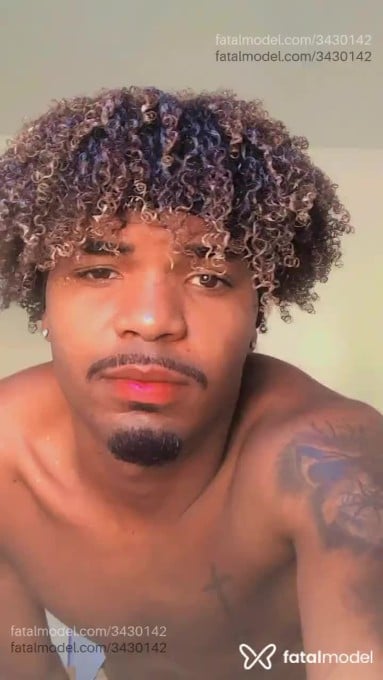 Acompanhante homem com cabelo castanho de olhos castanhos em Nova Iguaçu Acompanhante homem com cabelo castanho de olhos castanhos em Nova Iguaçu - Endrik