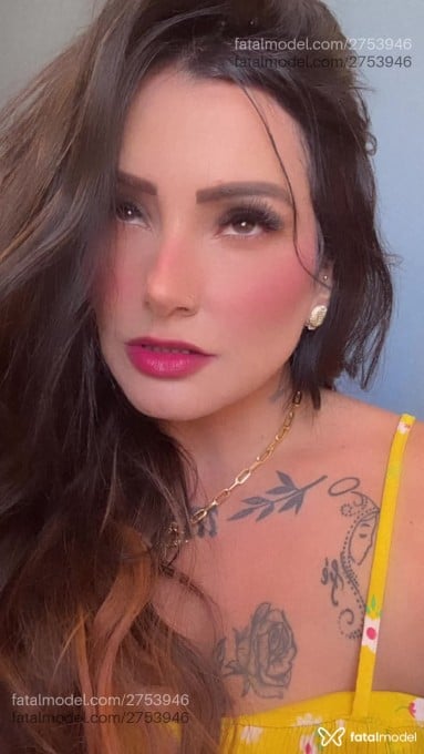 Acompanhante mulher morena (o) de olhos mel - Kaah Love Acompanhante mulher morena (o) de olhos mel - Kaah Love
