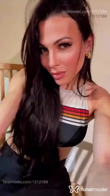 Acompanhante mulher trans morena (o) de olhos mel em Anápolis Acompanhante mulher trans morena (o) de olhos mel em Anápolis - Thayla coling