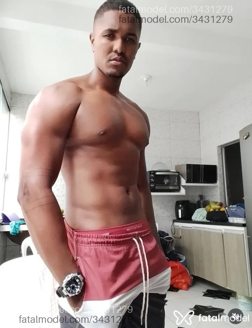 Acompanhante homem morena (o) de olhos pretos em Serra - Raffa San Carlos