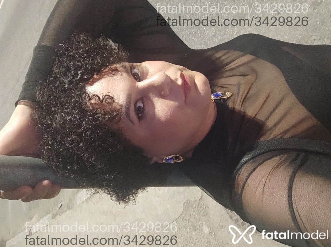 Acompanhante mulher trans com cabelo castanho de olhos castanhos em Rio de Janeiro - Nicki Thompson