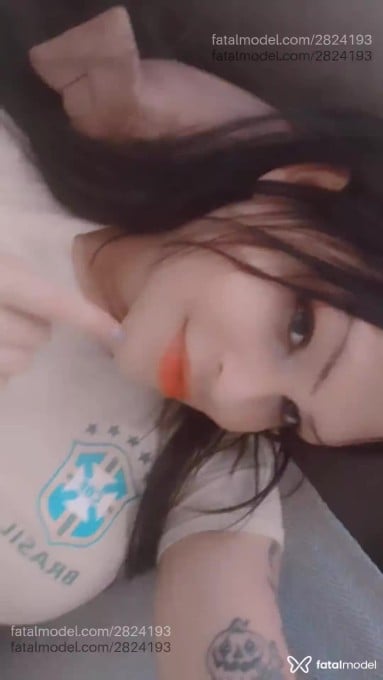 Acompanhante mulher trans morena (o) de olhos verdes - Lays Lays