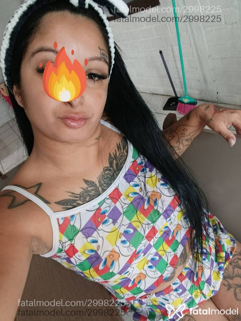 Acompanhante mulher morena (o) de olhos castanhos em Sapiranga Acompanhante mulher morena (o) de olhos castanhos em Sapiranga - Morena