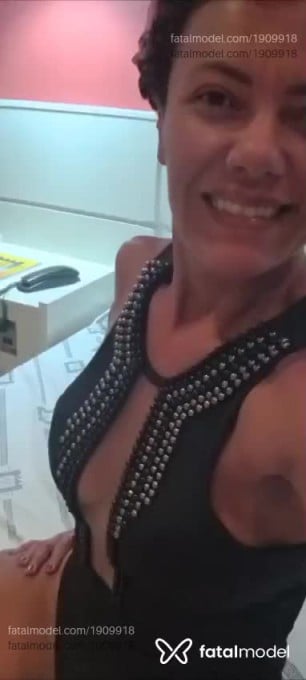 Acompanhante mulher com cabelo castanho de olhos pretos - Rose Pimentel