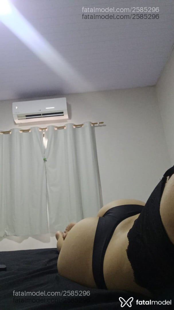 Acompanhante mulher com cabelo castanho de olhos mel em Vilhena - Beatriz Carvalho