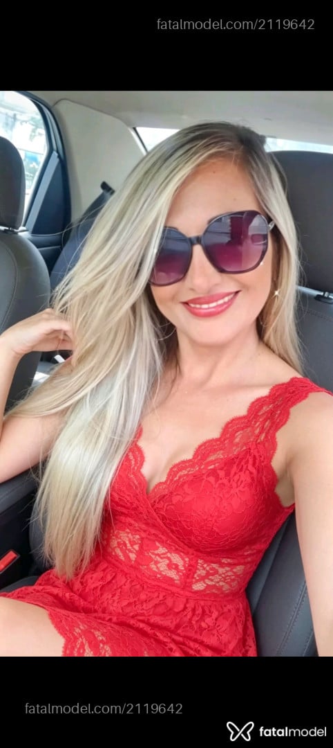 Acompanhante mulher loira (o) de olhos castanhos - Karen Lacerda Acompanhante mulher loira (o) de olhos castanhos - Karen Lacerda