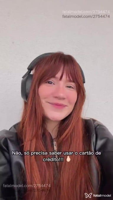 Acompanhante mulher ruiva (o) de olhos castanhos - Isa Schulz Acompanhante mulher ruiva (o) de olhos castanhos - Isa Schulz