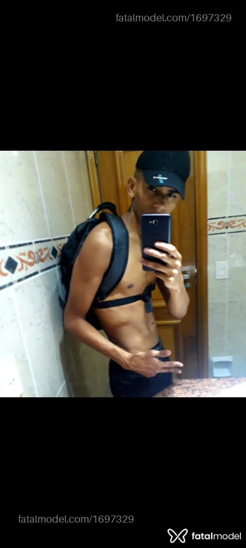 Acompanhante homem morena (o) de olhos castanhos em Rio de Janeiro - Gustavo