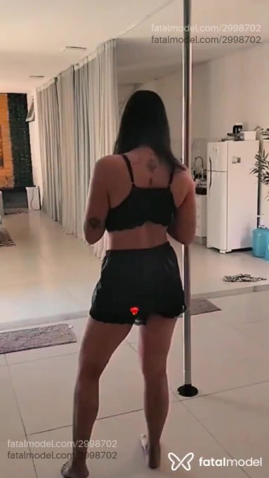 Acompanhante mulher morena (o) de olhos castanhos em Uberlândia - Mell Morena