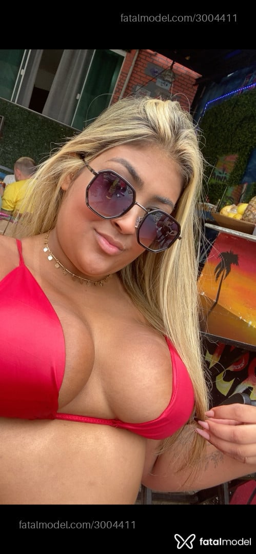 Acompanhante mulher loira (o) de olhos pretos em Sete Lagoas Acompanhante mulher loira (o) de olhos pretos em Sete Lagoas - Bela