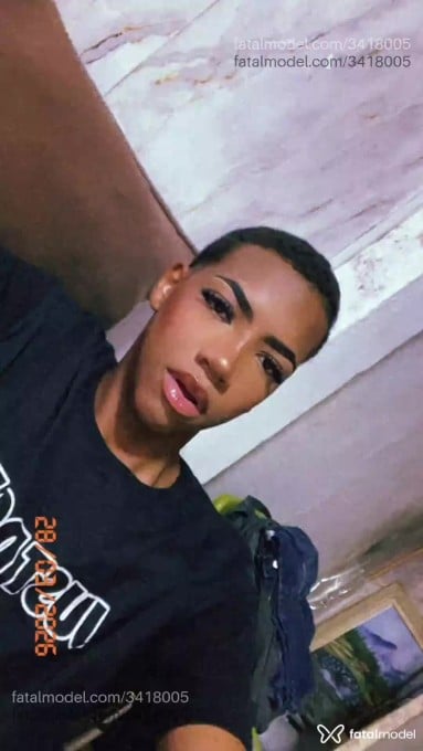 Acompanhante homem com cabelo castanho de olhos castanhos - Natan