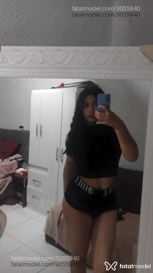 Acompanhante mulher trans com cabelo castanho de olhos castanhos em Angra dos Reis - Majuh