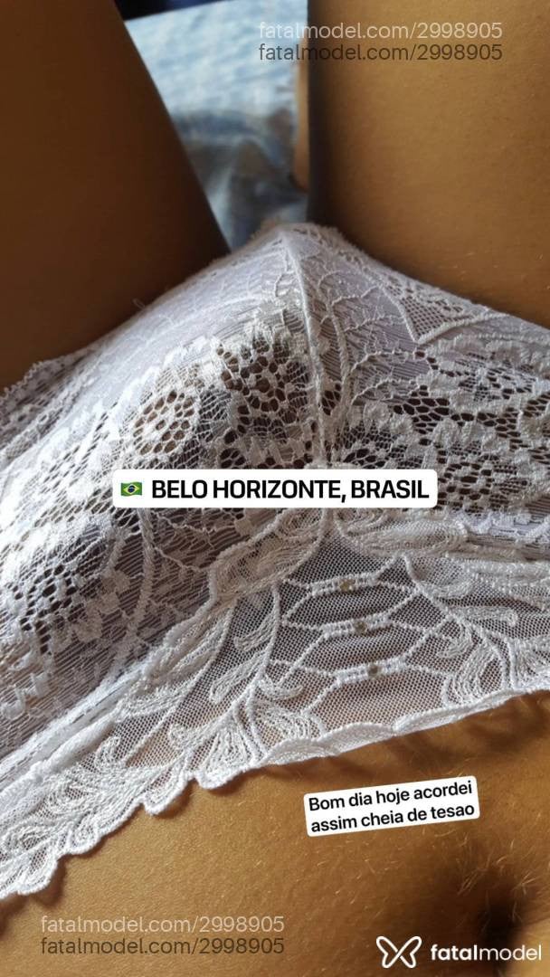 Acompanhante mulher trans com cabelo castanho de olhos castanhos - Babi