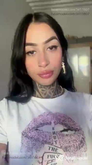 Acompanhante mulher morena (o) de olhos castanhos em Virtual Acompanhante mulher morena (o) de olhos castanhos em Virtual - Isabela Silva