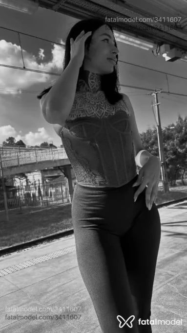 Acompanhante mulher morena (o) de olhos castanhos em Virtual Acompanhante mulher morena (o) de olhos castanhos em Virtual - Isabela Silva